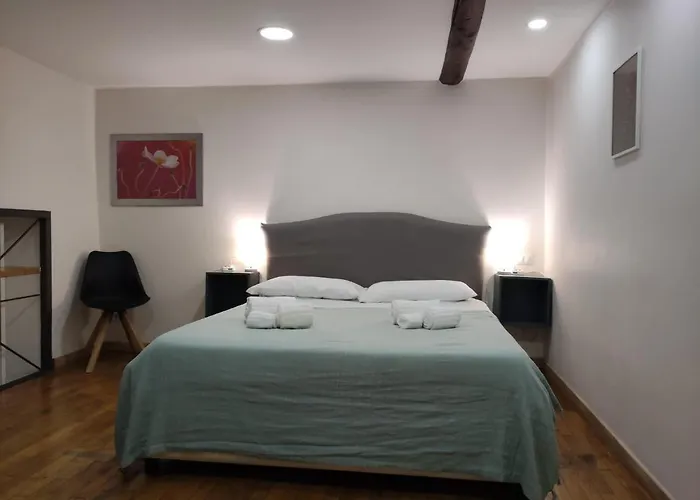 Tribunali Street House